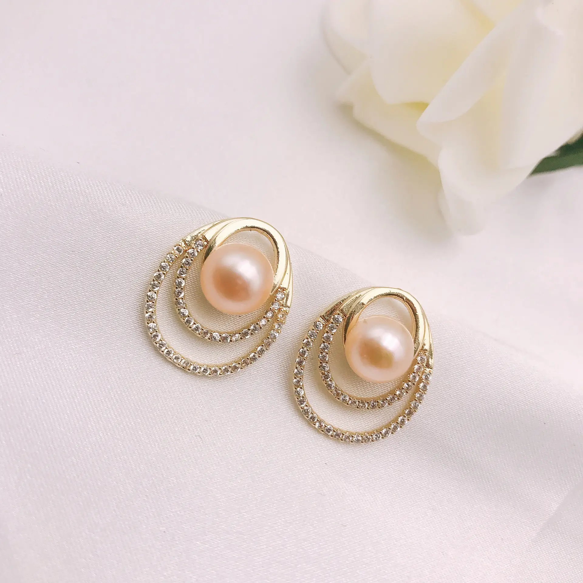 Natural Freshwater Pearl Earrings Three-Ring Set — feature 9