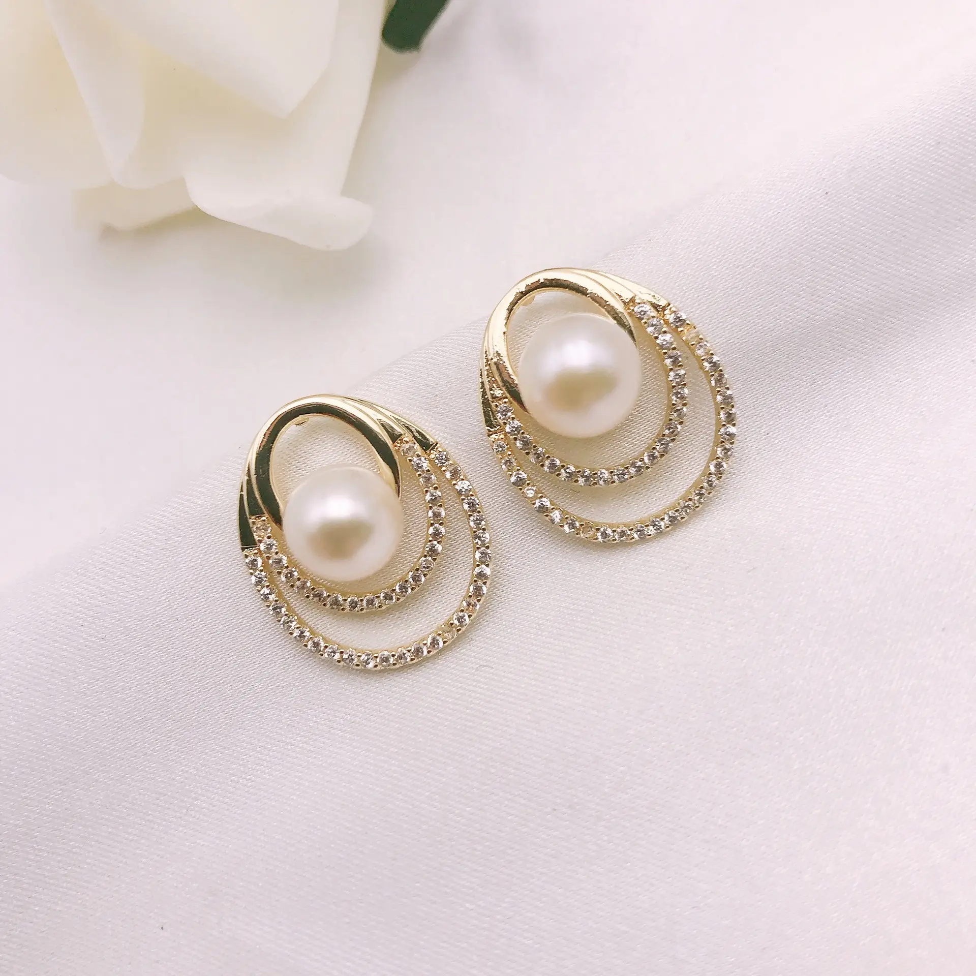 Natural Freshwater Pearl Earrings Three-Ring Set - Image 2