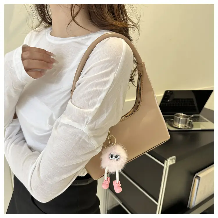 Women's Beige Leather Shoulder Bag 2023 Summer Korean Style — feature 13