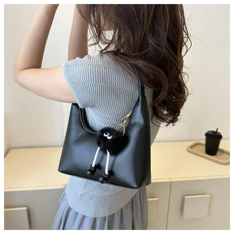 Women's Beige Leather Shoulder Bag 2023 Summer Korean Style — feature 14