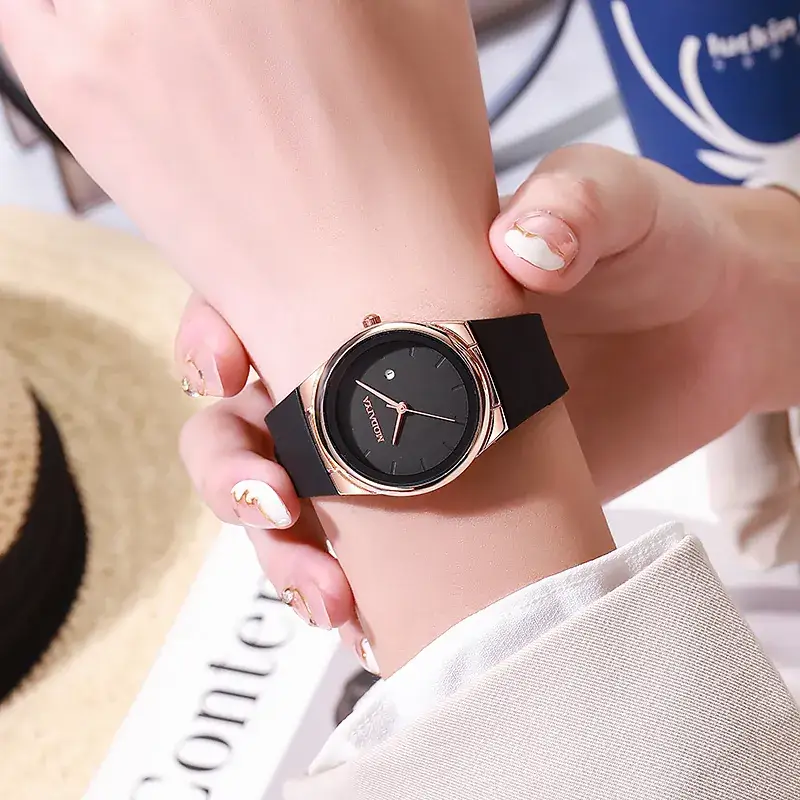 Women's White Silicone Quartz Watch with Rose Gold Case - Image 4
