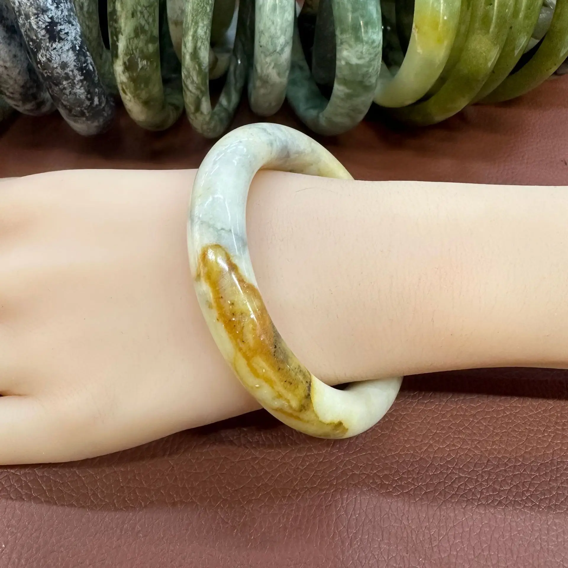 Natural Xiuyu Jade Bracelets Earth Blue Blood Vessel Red Lemon Yellow Dark Blue Dark Green Fenda Liaoyang — feature 3