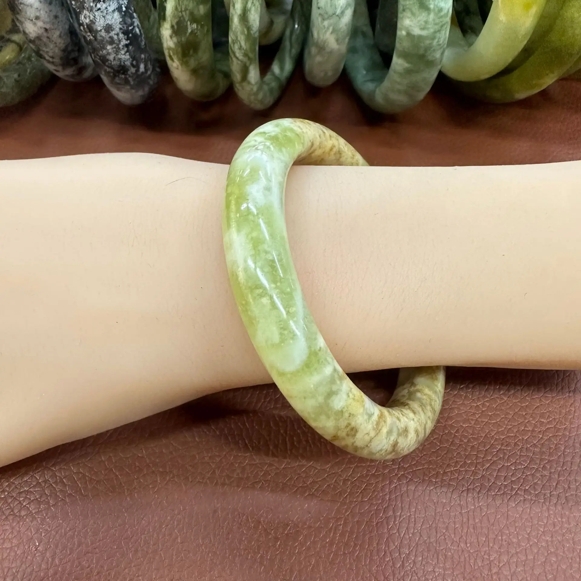 Natural Xiuyu Jade Bracelets Earth Blue Blood Vessel Red Lemon Yellow Dark Blue Dark Green Fenda Liaoyang — feature 5
