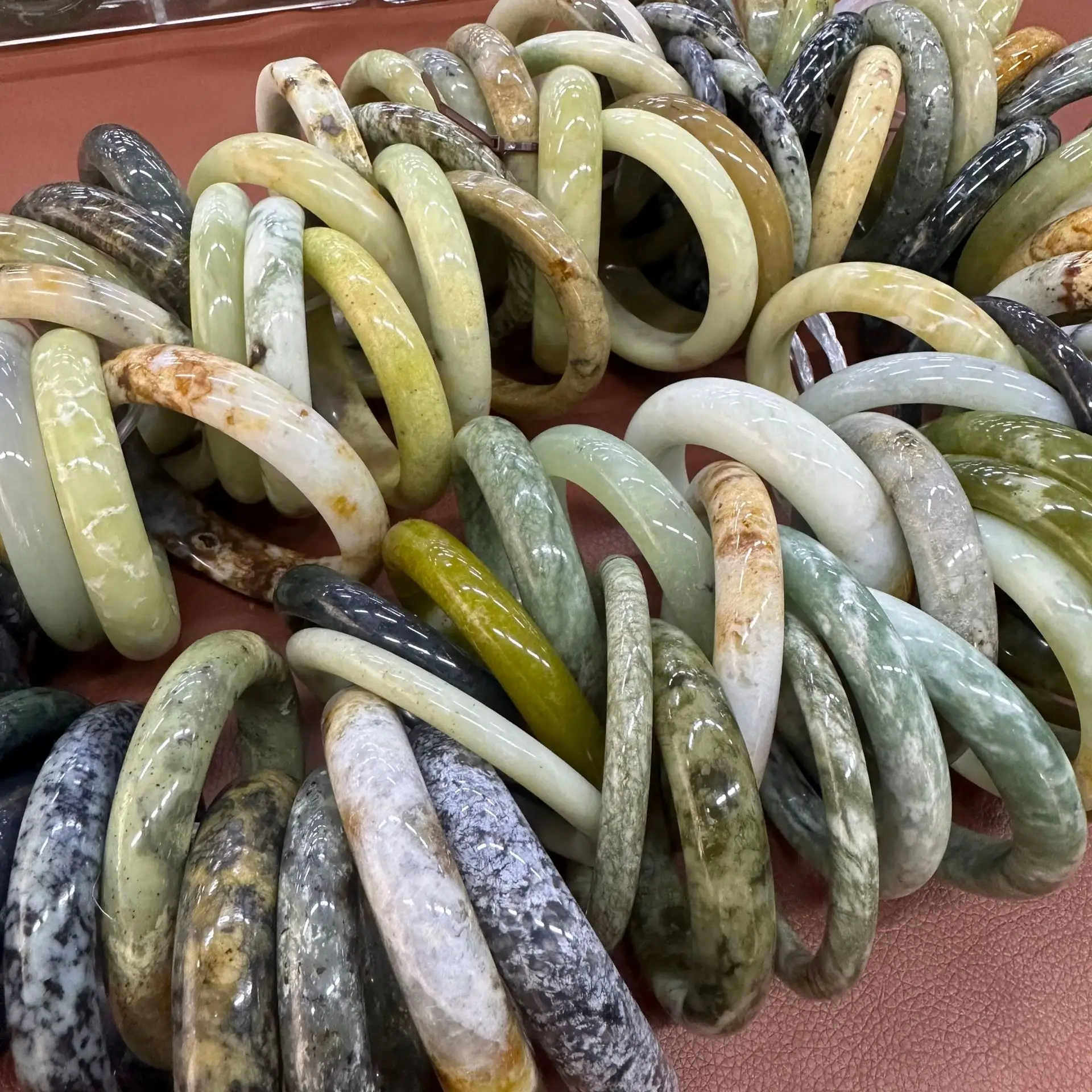 Natural Xiuyu Jade Bracelets Earth Blue Blood Vessel Red Lemon Yellow Dark Blue Dark Green Fenda Liaoyang — feature 9