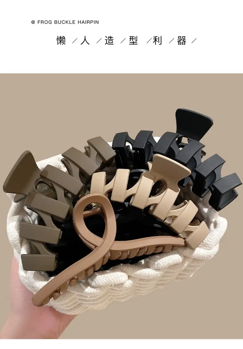Oversized Shark Hair Clip Green High Grade Women — feature 1