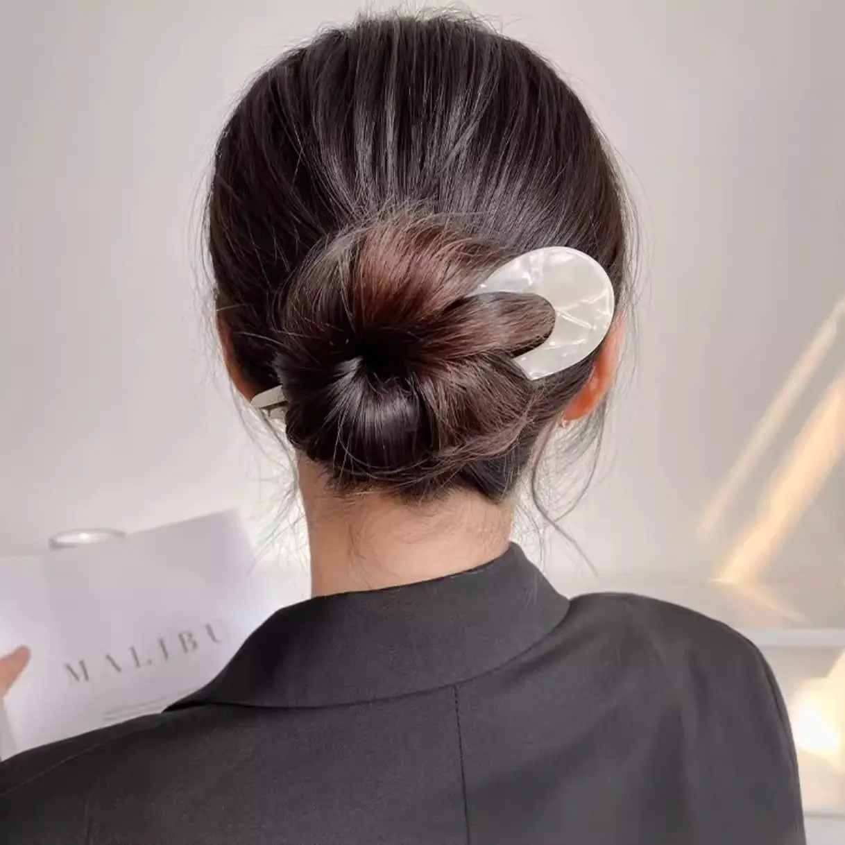 Korean U-Shaped Acrylic Hairpin Clip for Women - Image 7