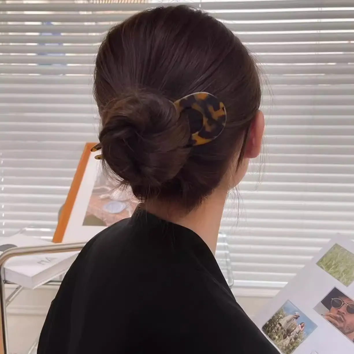 Korean U-Shaped Acrylic Hairpin Clip for Women - Image 9