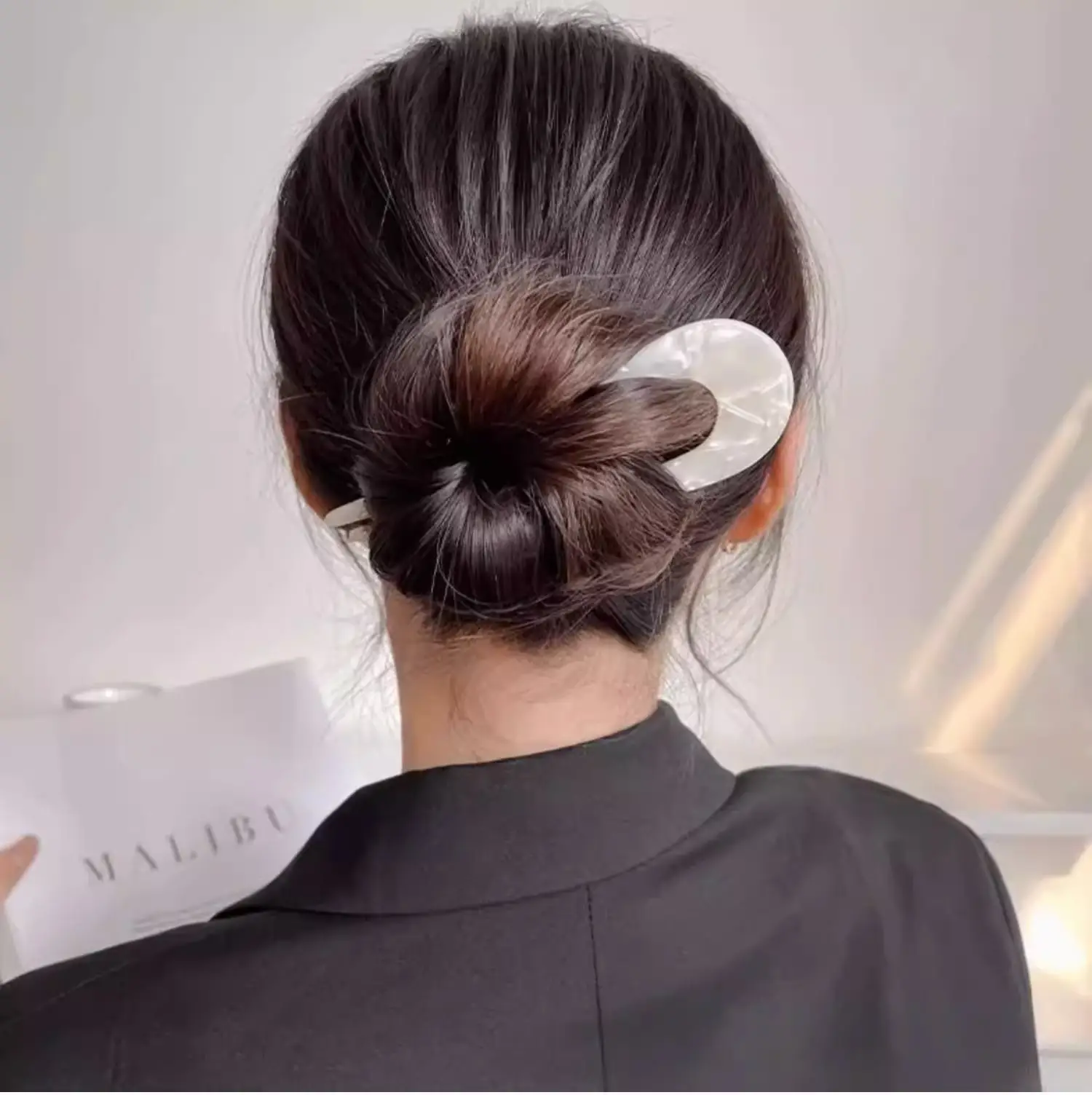 Korean U-Shaped Acrylic Hairpin Clip for Women — feature 2