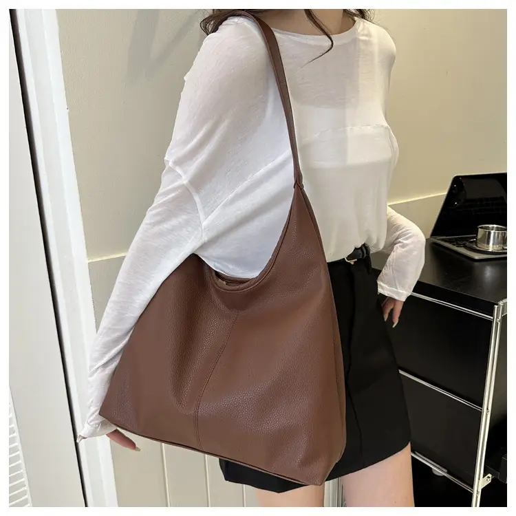Women's Large Capacity Retro Brown Shoulder Bag 2023 — feature 13