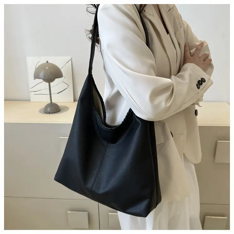 Women's Large Capacity Retro Brown Shoulder Bag 2023 — feature 14