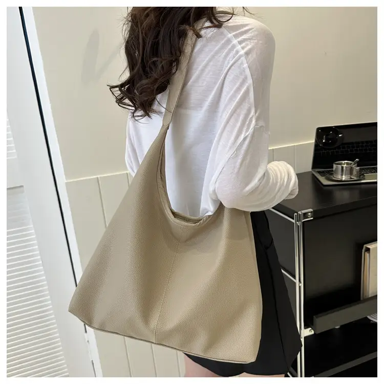 Women's Large Capacity Retro Brown Shoulder Bag 2023 — feature 8