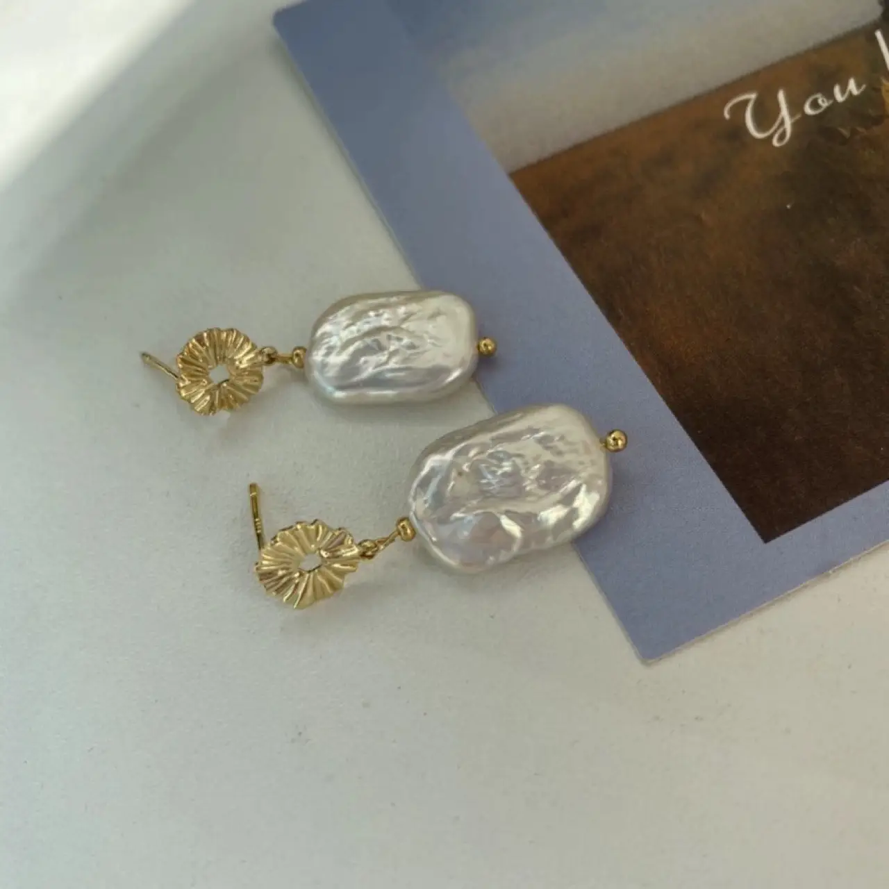 French Retro Pearl Earrings Silver Needle Niche - Image 2