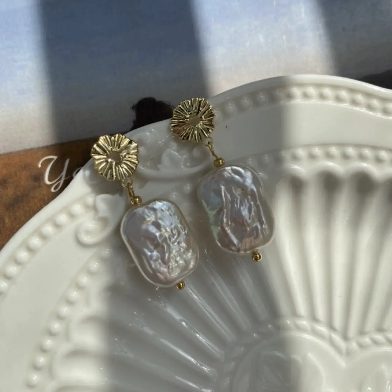 French Retro Pearl Earrings Silver Needle Niche - Image 5