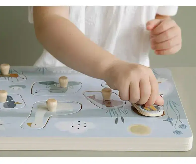 Wooden Hand Scratch Phonics Board for Kids Early Education — feature 2