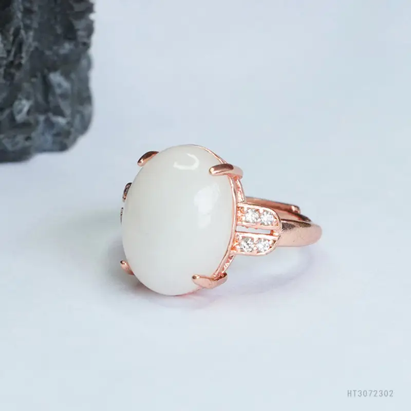 White Jade Finger Ring with Rose Gold Setting — feature 10