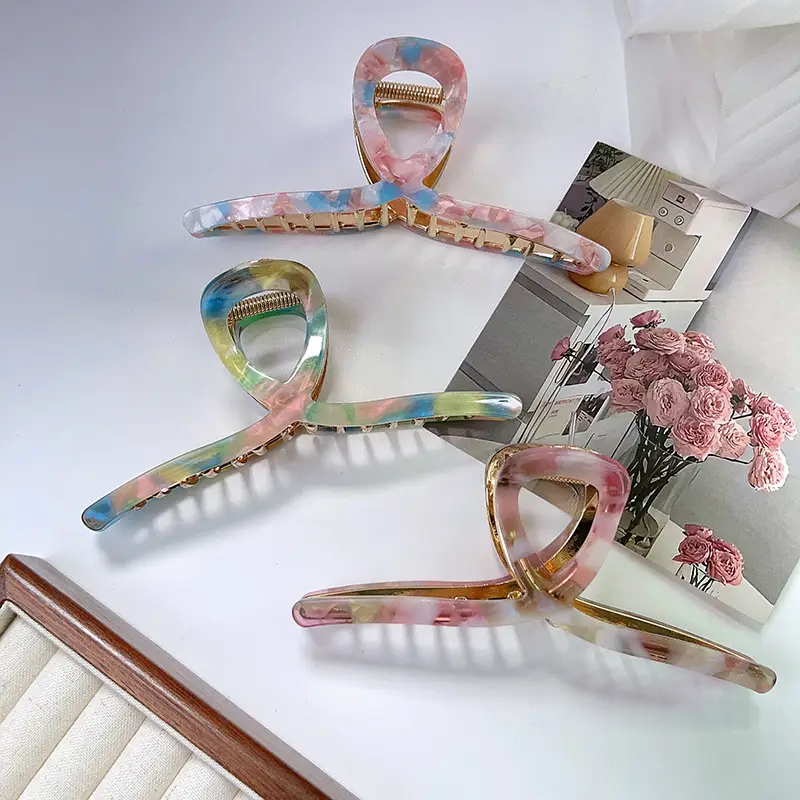 Oversized Hair Clip Shark Grip 13.5cm — feature 12