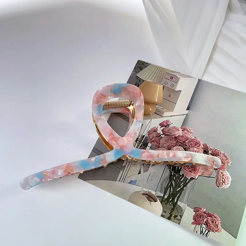 Oversized Hair Clip Shark Grip 13.5cm — feature 9