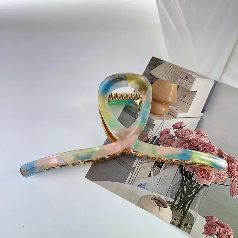 Oversized Hair Clip Shark Grip 13.5cm