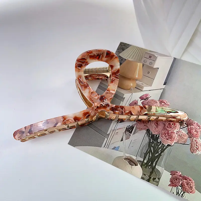Oversized Hair Clip Shark Grip 13.5cm