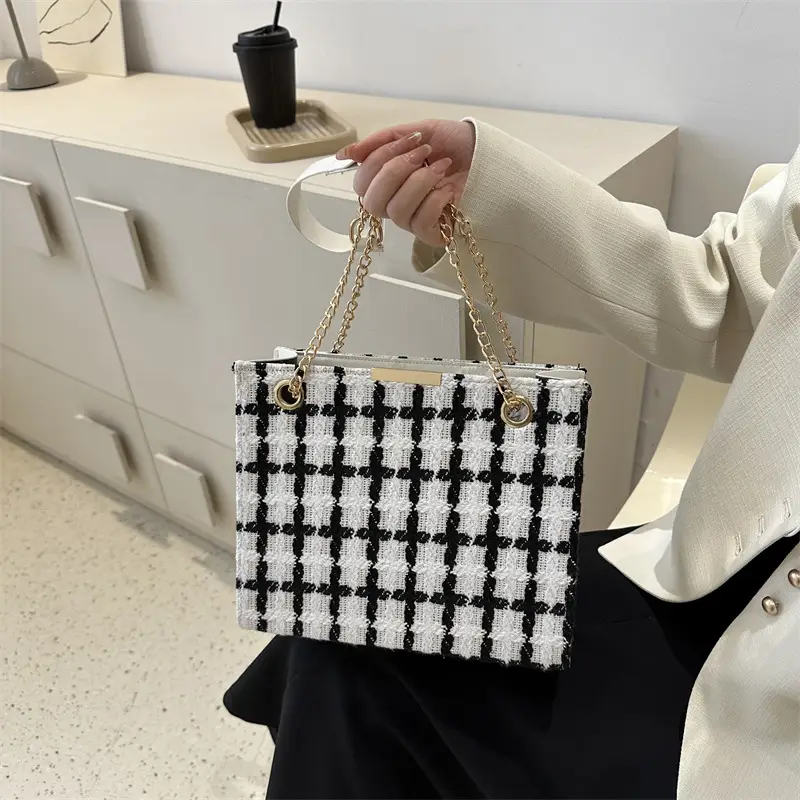 Women's Black Plaid Shoulder Bag with Gold Chain - Image 6