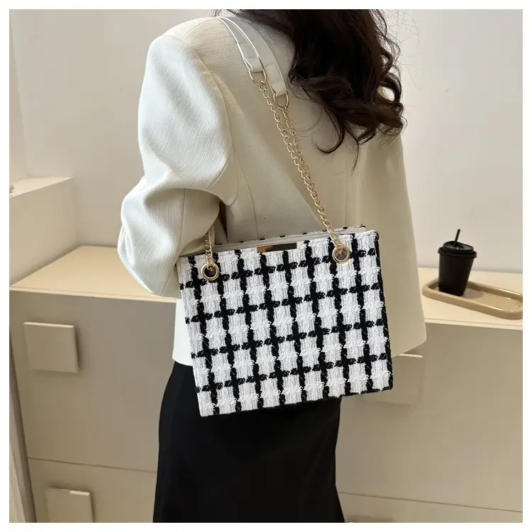 Women's Black Plaid Shoulder Bag with Gold Chain — feature 10