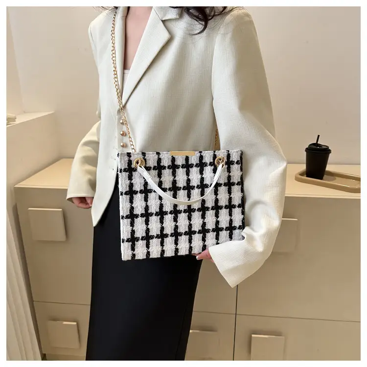 Women's Black Plaid Shoulder Bag with Gold Chain — feature 11