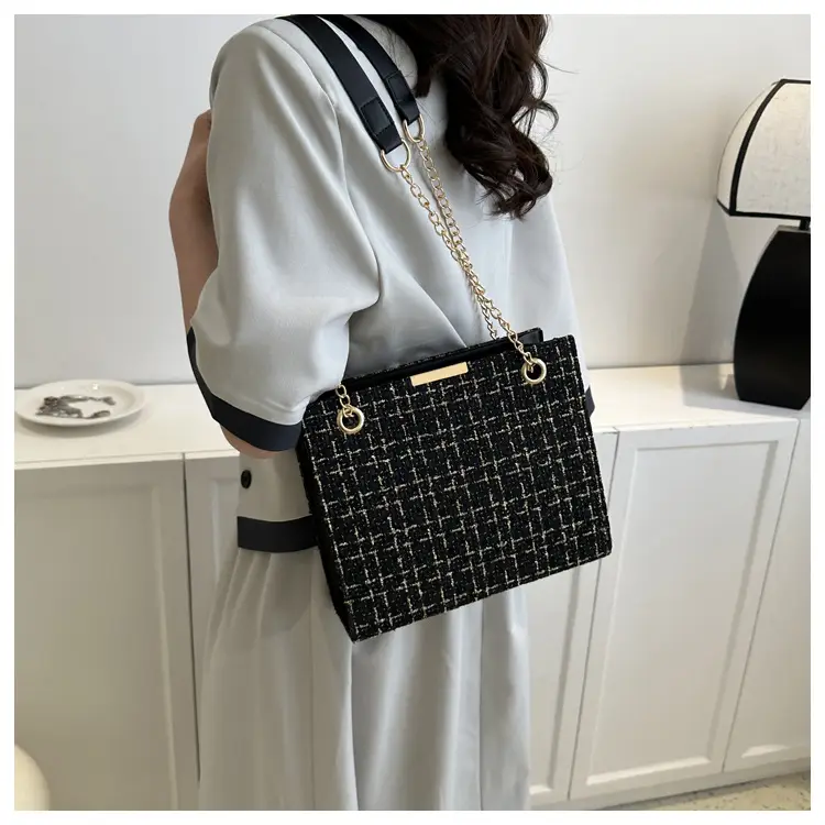 Women's Black Plaid Shoulder Bag with Gold Chain — feature 12