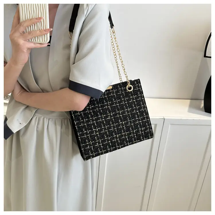 Women's Black Plaid Shoulder Bag with Gold Chain — feature 13
