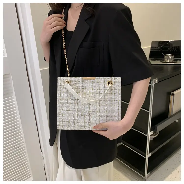 Women's Black Plaid Shoulder Bag with Gold Chain — feature 15