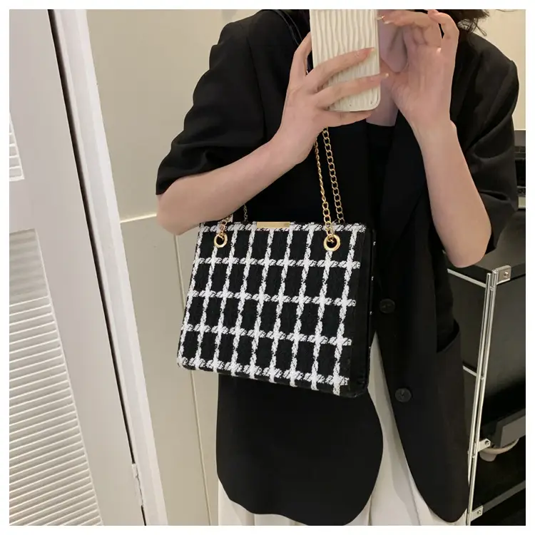 Women's Black Plaid Shoulder Bag with Gold Chain — feature 18