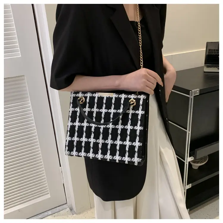 Women's Black Plaid Shoulder Bag with Gold Chain — feature 20