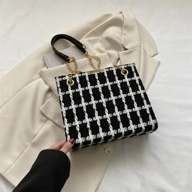 Women's Black Plaid Shoulder Bag with Gold Chain - Image 4