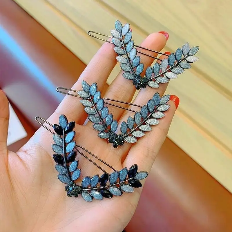 Leaf Hairpin with Silver Leaf Design - Image 6