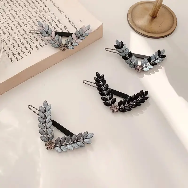 Leaf Hairpin with Silver Leaf Design - Image 8