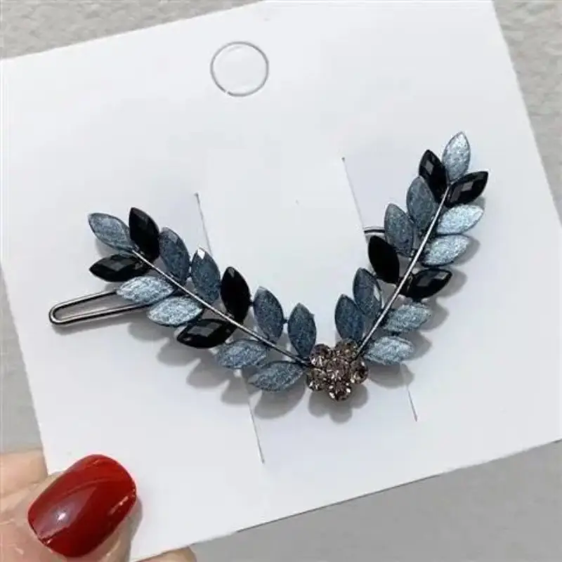 Leaf Hairpin with Silver Leaf Design - Image 2