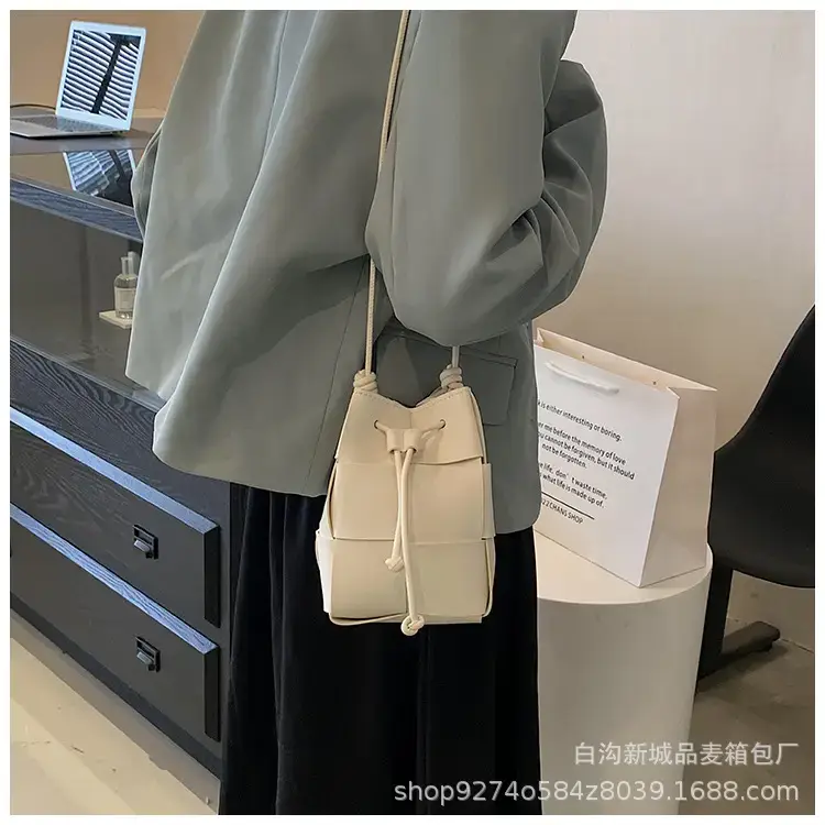 Women's Green Crossbody Bag 2023 New Fashion — feature 24