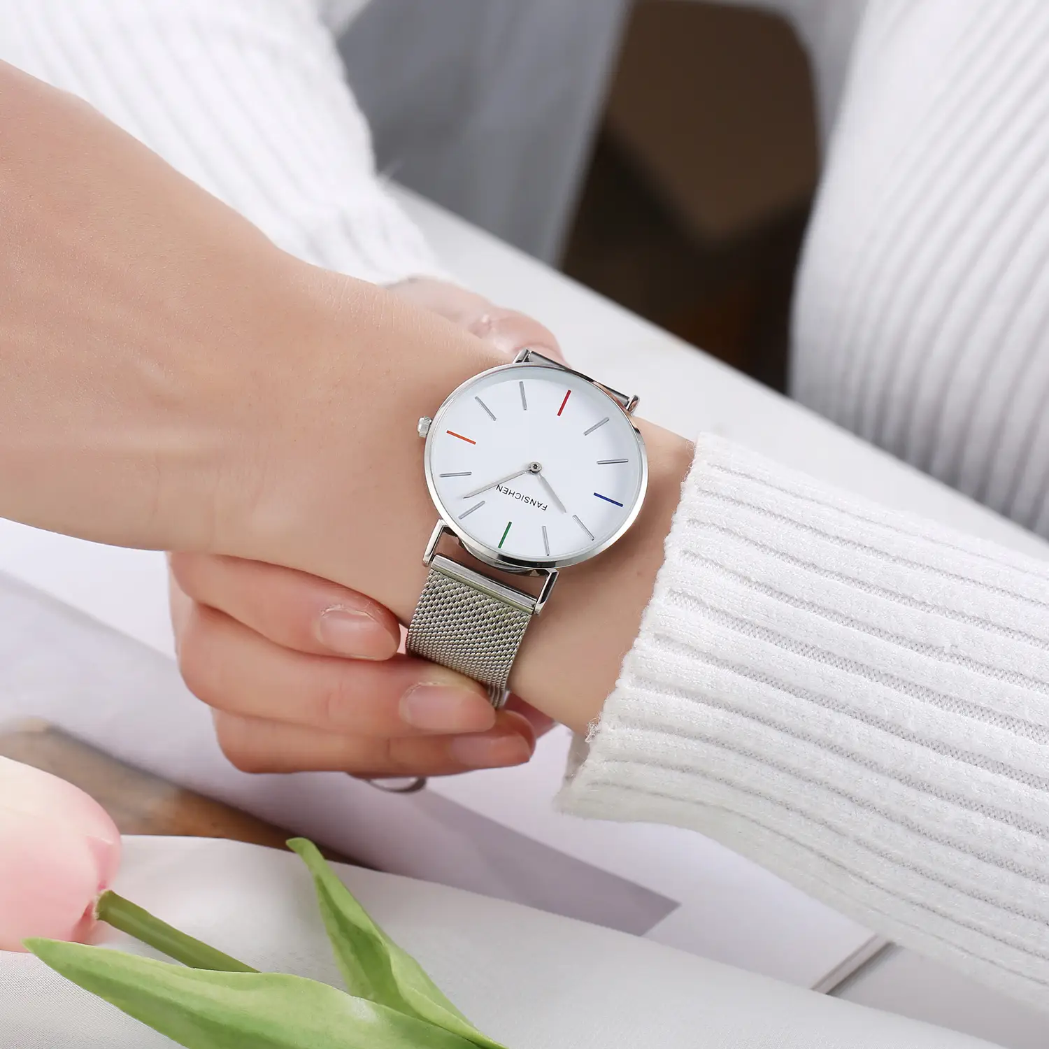Women's Stainless Steel Quartz Watch Waterproof Luxury — feature 4