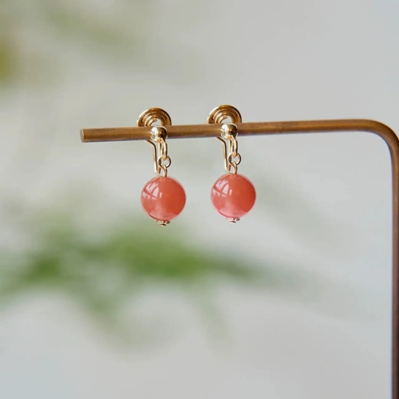 Natural South Red Agate Ear Clip Women's Earrings - Image 4