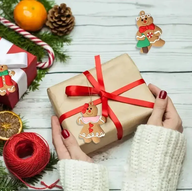 Classic Christmas Gingerbread Man Hanging Ornaments Set