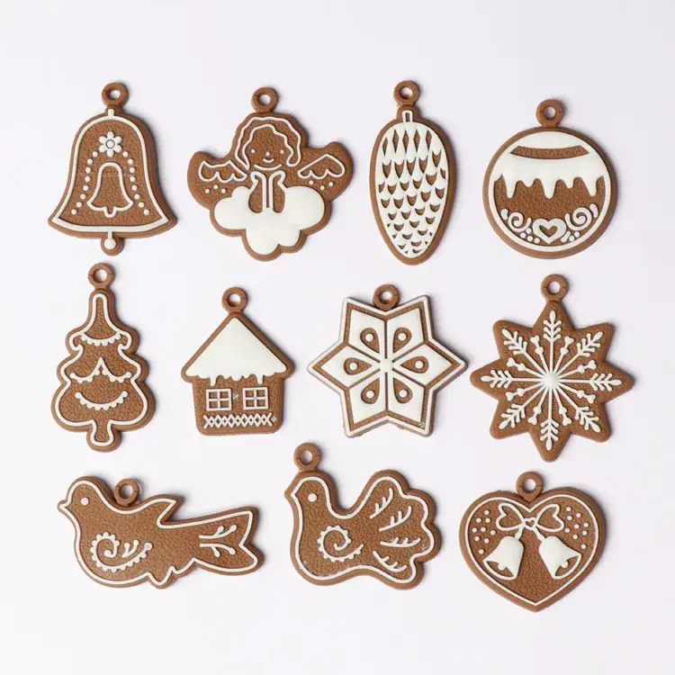 Classic Christmas Gingerbread Man Hanging Ornaments Set