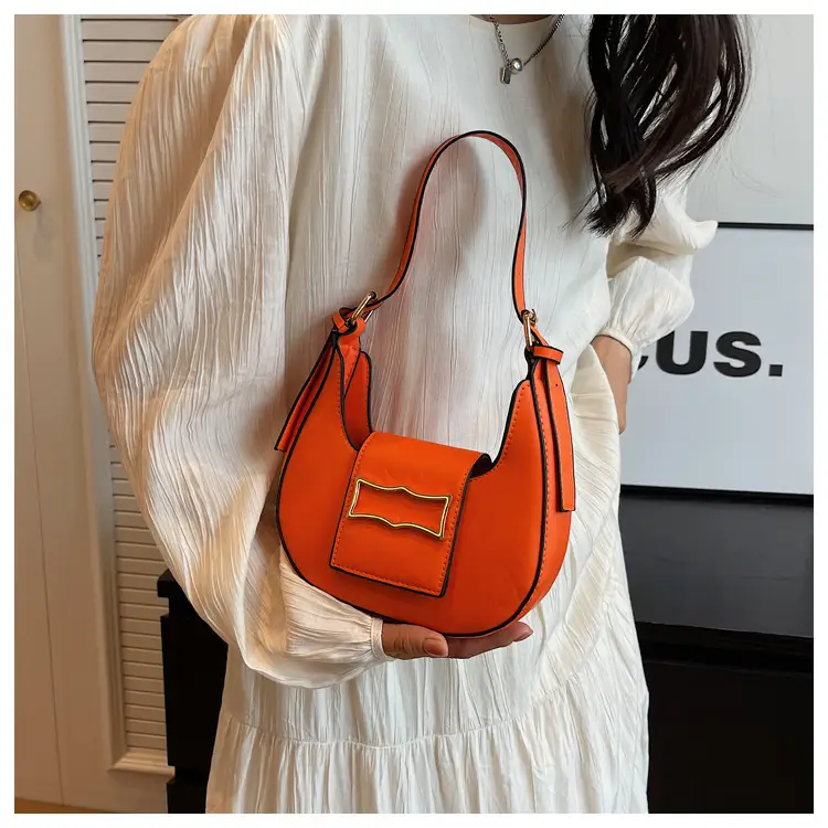 Women's Green French Leather Shoulder Bag 2025 — feature 8