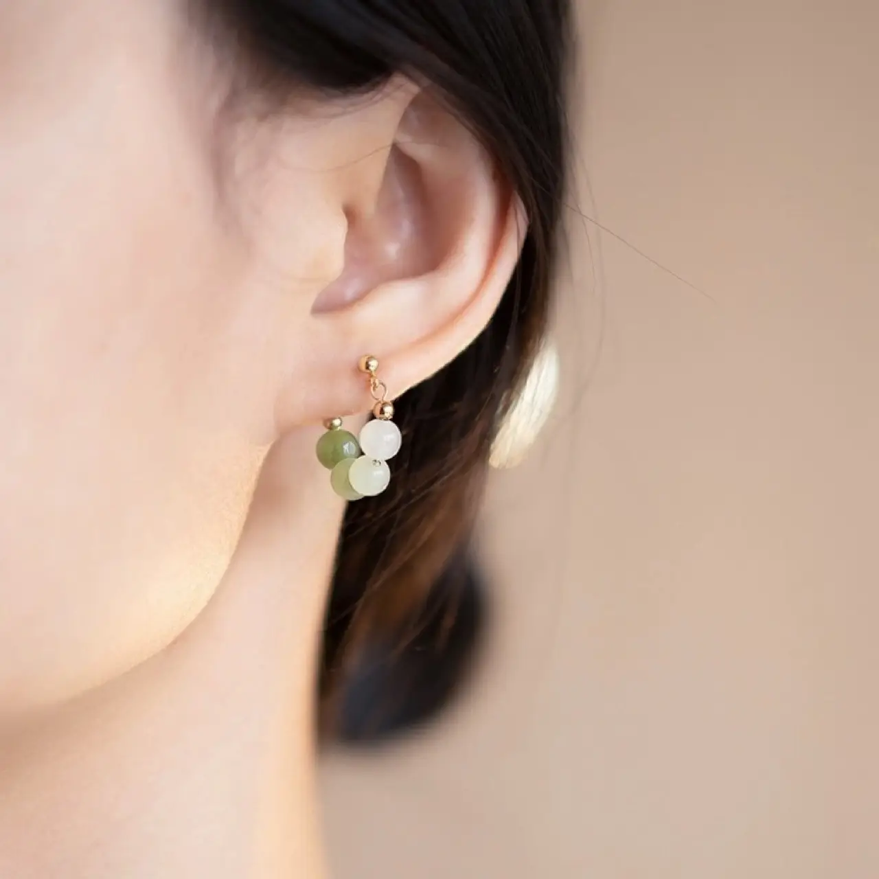 Green Jade Gradient Earrings for Women - Image 2