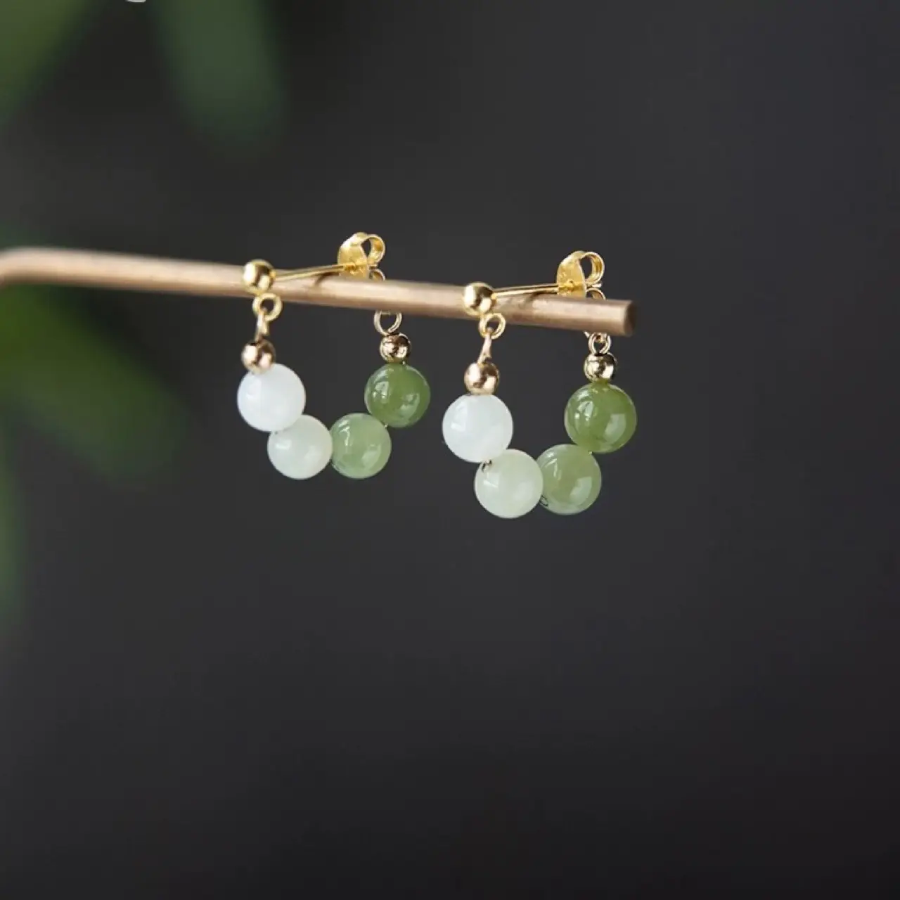 Green Jade Gradient Earrings for Women - Image 4