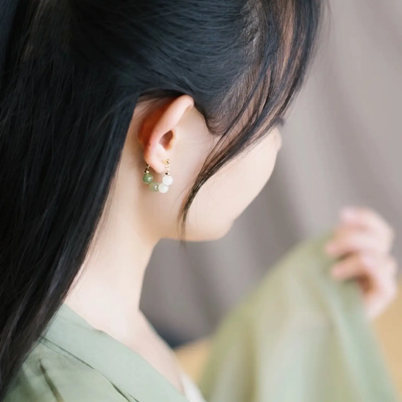 Green Jade Gradient Earrings for Women - Image 5