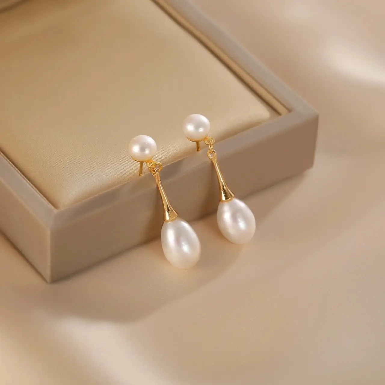 Elegant Pearl Earrings for Women French Design
