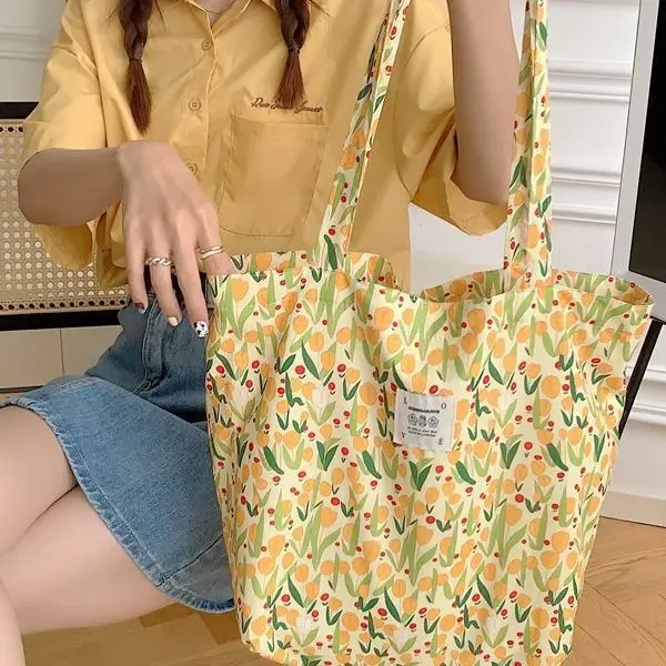 Gentle Tulip Cotton Bag Women Single Shoulder Canvas Bag - Image 4
