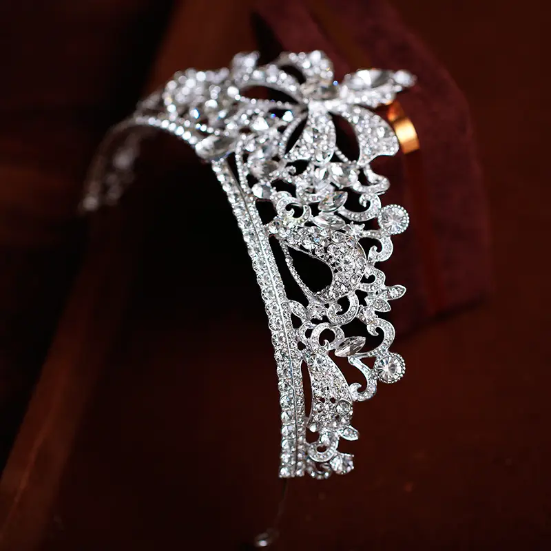 Luxury Pearl Crown for Bridal Hair Accessories — feature 3