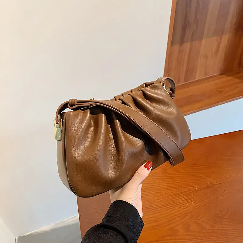 Black Retro Folded Shoulder Bag for Women - Image 6