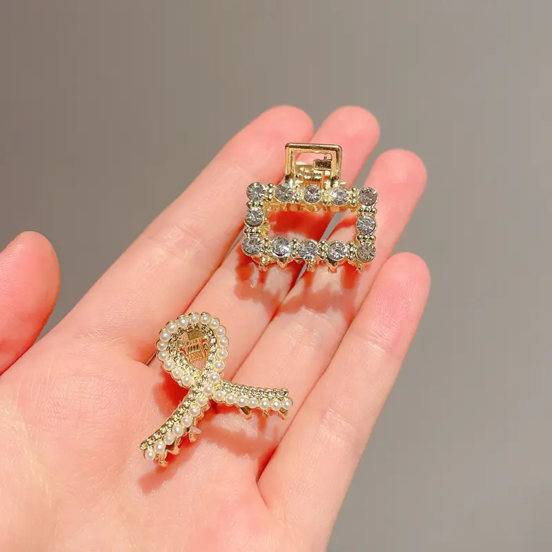Elegant Pearl Hairpin for Women with Clip Design - Image 3