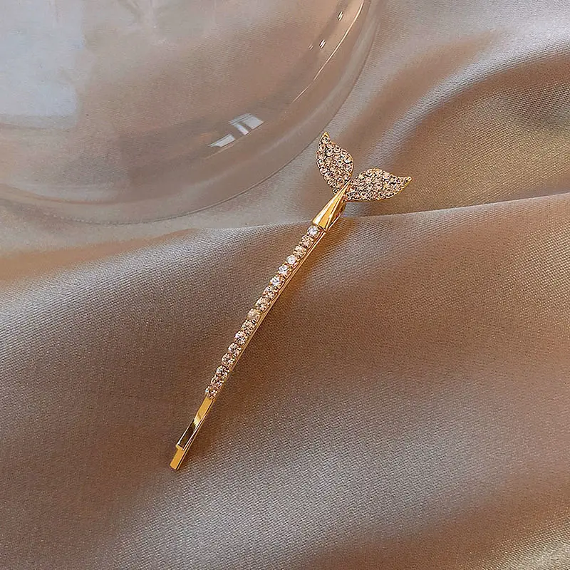 Sparkling Star Bow Hairpin for Women - Image 3